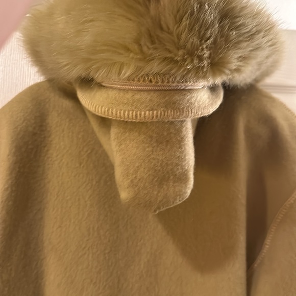 Full length Laparka wool coat with removable fur hood and shoulder pads - Picture 6 of 13